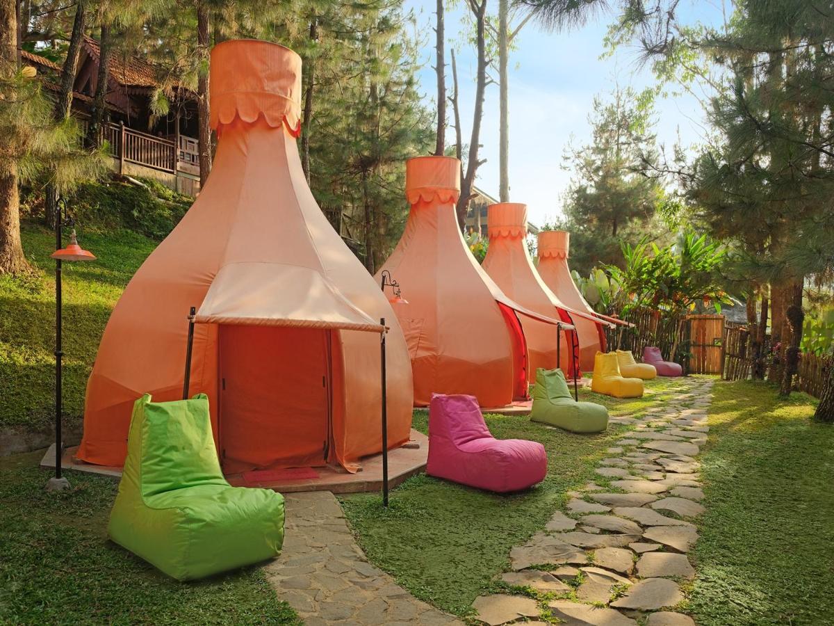 The Lodge Maribaya Cikareumbi Exterior foto